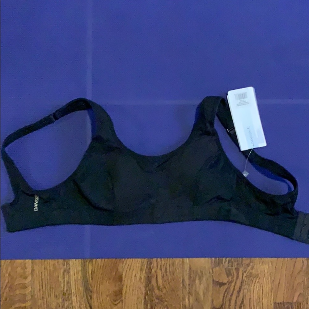 Danskin sports bra